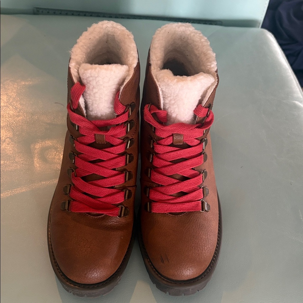 EUC- True Craft Brown Boots with Red Laces 7.5